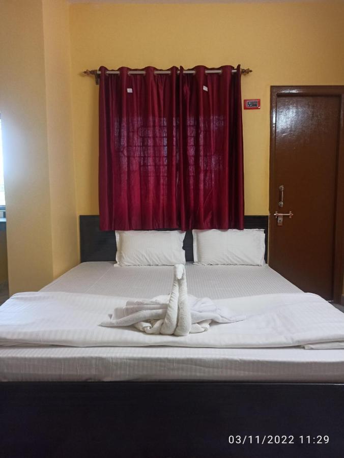 Royal Palace Hotel โบลปูร์ ภายนอก รูปภาพ