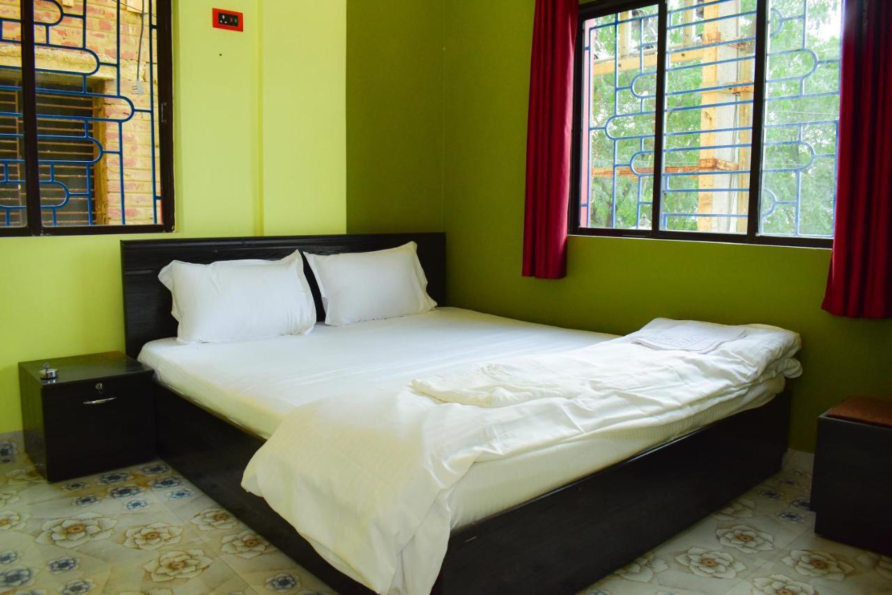 Royal Palace Hotel โบลปูร์ ภายนอก รูปภาพ